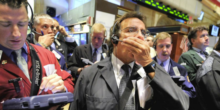 Analista advierte colapso económico peor que en 2008