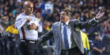 Francisco Chacón ‘trollea’ al Piojo Herrera