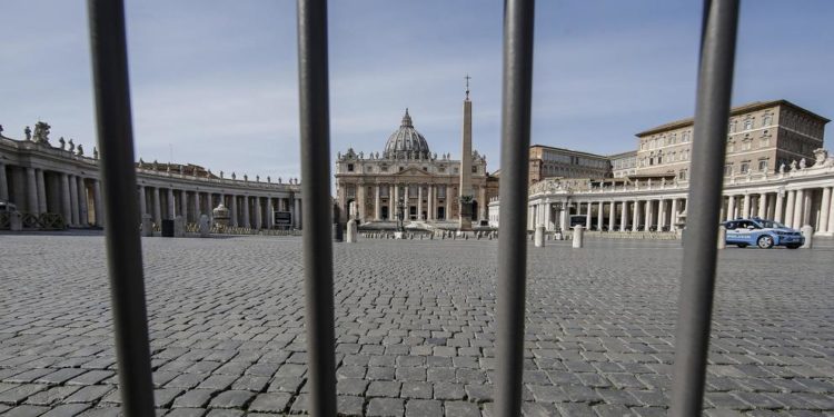 El Vaticano cierra por coronavirus