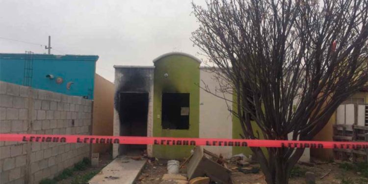 Hallan a mujer semienterrada en una vivienda en Ciudad Juárez