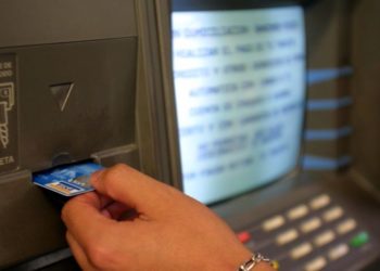 Bancos operan con pocas sucursales por paro de mujeres