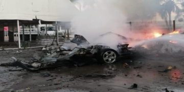 Arde vehículo abandonado en Celaya, Guanajuato