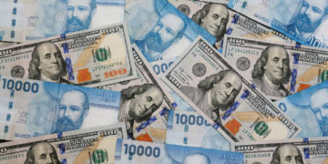 El peso chileno se desploma y alcanza un mínimo histórico