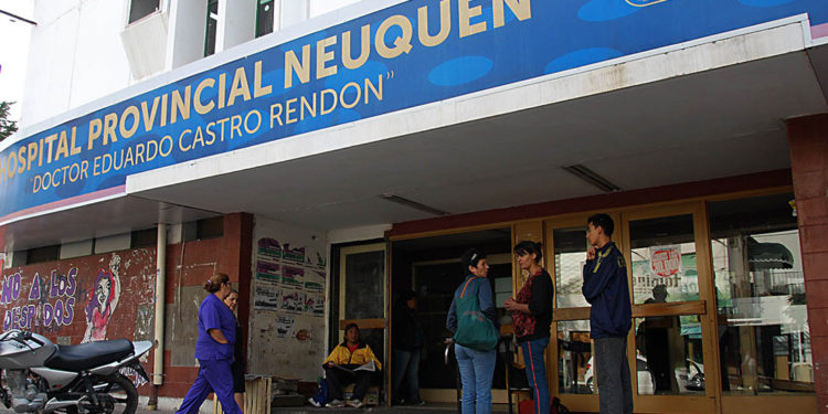 Mujer escapa del hospital para evitar pruebas del coronavirus