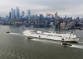 Llega buque hospital a Nueva York