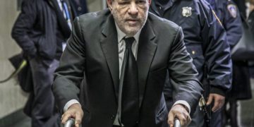 Dan 23 años de cárcel a Harvey Weinstein