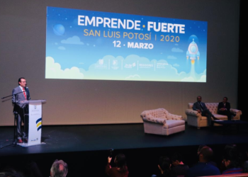 Inaugura Xavier Nava el foro “Emprende Fuerte”