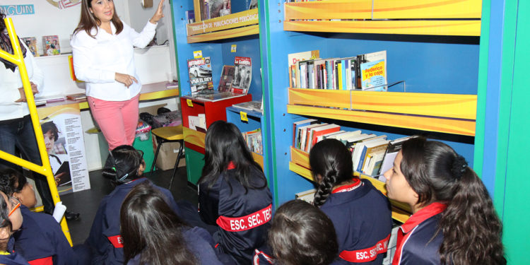 Promocionan hábito de la lectura