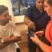 Orden de aprehensión contra Ronaldinho por falsificación de pasaporte