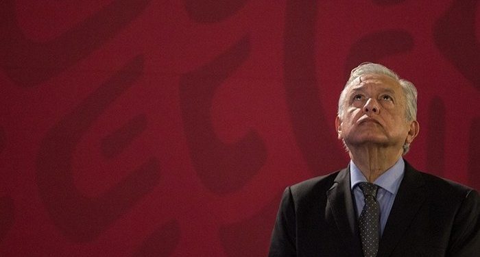 AMLO se dice optimista tras lunes negro