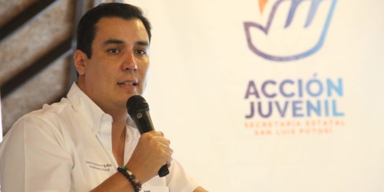 Aguilar Hernández hace un llamado para asegurar el abasto de agua en SLP