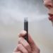 Humo de cigarro y vapeadores podrían transmitir el Covid-19