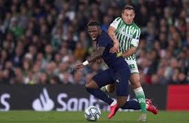 Andrés Guardado se lesiona previo al derbi ante Sevilla