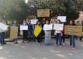 Providas se manifiestan afuera del congreso
