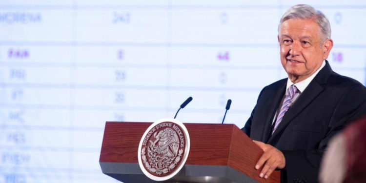 AMLO cuestiona al PAN por no aprobar pensiones