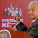 AMLO presume amuletos que recibe de sus seguidores