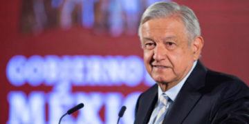 Nada de deprimirnos, tenemos que salir adelante: AMLO