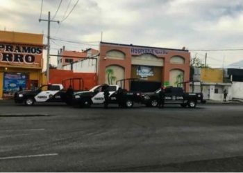 Matan a un niño y dos adultos en motel de Monterrey