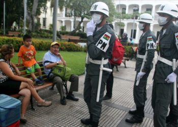 Bolivia declara cuarentena total por 14 días