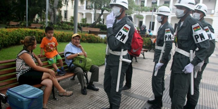 Bolivia declara cuarentena total por 14 días