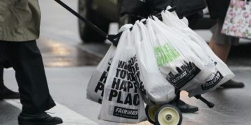 Nueva York también prohíbe utilizar bolsas de plástico