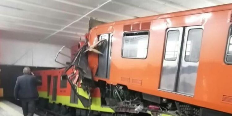 Chocan trenes en Metro Tacubaya; un muerto y más de 40 lesionadas