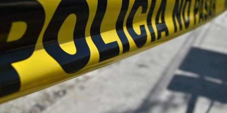 Hallan cuerpo de mujer dentro de fosa clandestina en Acapulco