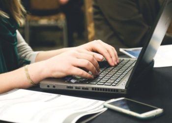 Por coronavirus, SEP y Slim lanzan plataformas digitales para estudiar desde casa