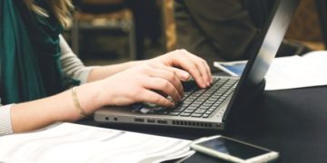 Por coronavirus, SEP y Slim lanzan plataformas digitales para estudiar desde casa