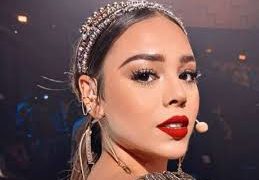 Danna Paola recibe coqueteos de presentador de programa Hoy
