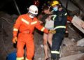 Hotel en cuarentena se derrumba, 70 personas bajo escombros en China