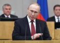 Putin firma ley para permanecer en poder hasta 2036