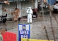 Descubren a familia viviendo en el mercado de Wuhan y no presentan síntomas