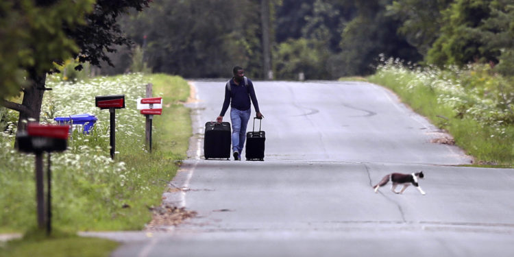 Estados Unidos cierra su frontera con Canadá