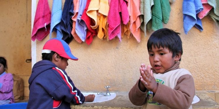 Tres mil millones de personas no tienen como lavarse las manos para protegerse del coronavirus