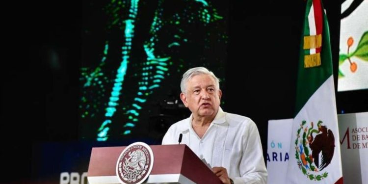 No habrá reforma que afecte a la banca en México: López Obrador