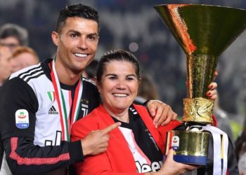 Madre de Cristiano Ronaldo hospitalizada por accidente cerebrovascular