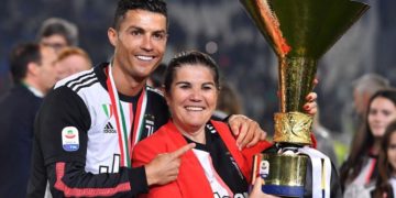 Madre de Cristiano Ronaldo hospitalizada por accidente cerebrovascular