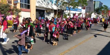 Mujeres indígenas marchan en Oaxaca