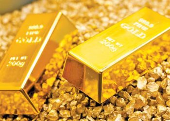 El precio del oro supera los 1.700 dólares