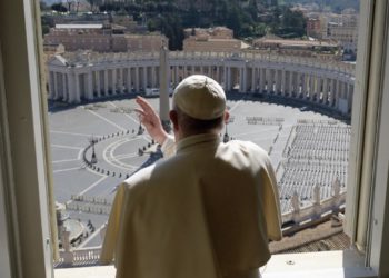 Papa  ora para invocar el fin de la pandemia