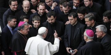 Vaticano enviará a expertos para investigar pederastia en México