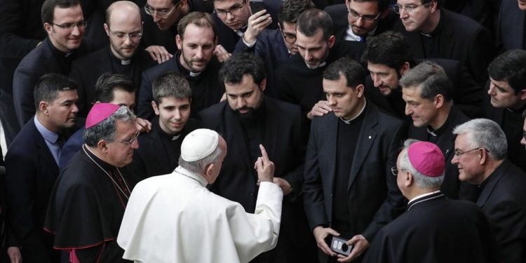 Vaticano enviará a expertos para investigar pederastia en México