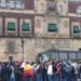 Maestros de CNTE llegan a Palacio Nacional para reunión con AMLO