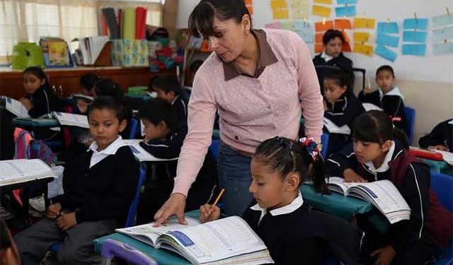 SEP no sancionará a maestras que se sumen a paro de mujeres