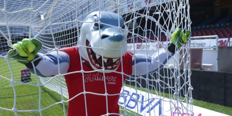 Tibu Jarocho cambia el futbol por el beis