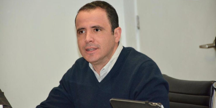 Con promesas falsas no se mantiene a flote el país: Xavier Azuara