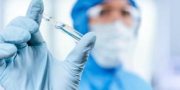 Inician pruebas de la primera vacuna contra COVID-19