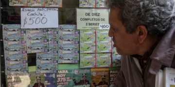 Vuelan billetes para rifa del avión presidencial