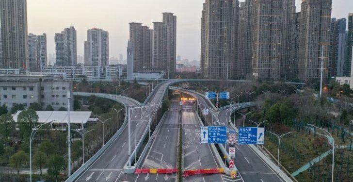Ejército de EU podría haber llevado coronavirus a Wuhan: China
